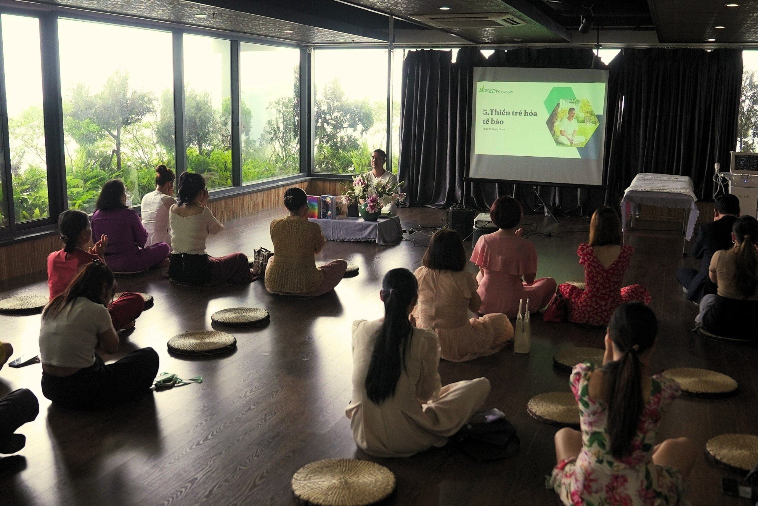Lớp thiền cùng Phương Guru tại thiền đường
